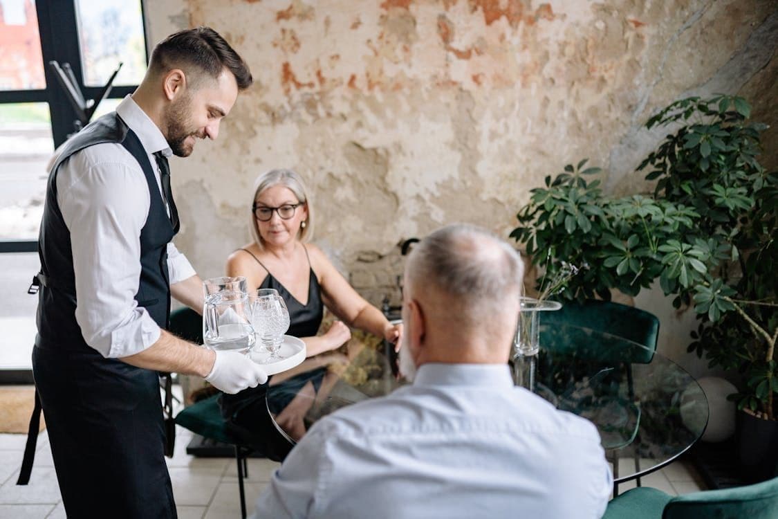 How to manage effectively the customer relationship for your restaurant